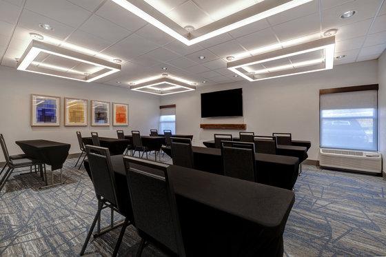 Holiday Inn Express & Suites Central Omaha By Ihg Facilidades foto